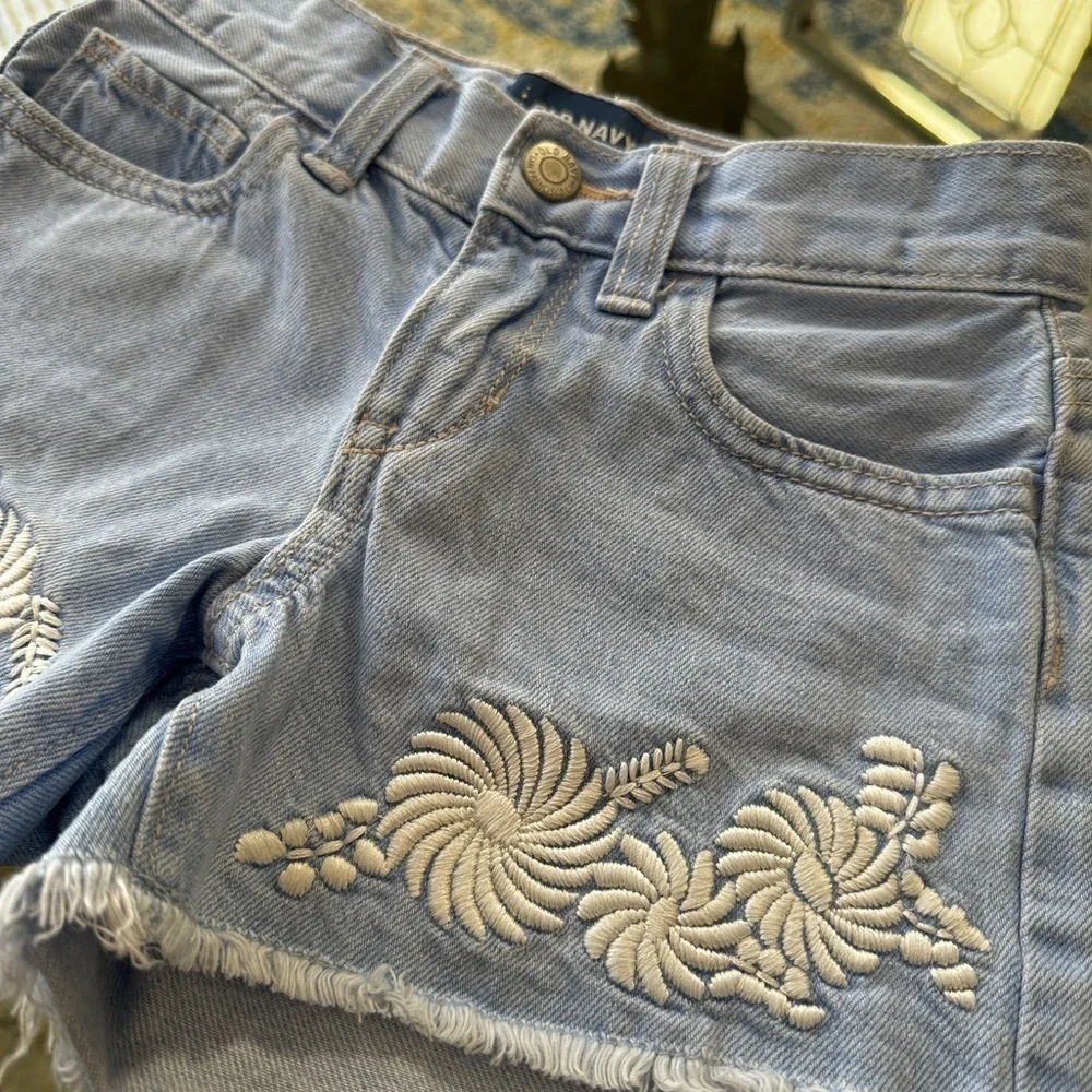 Old Navy shorts🌸
